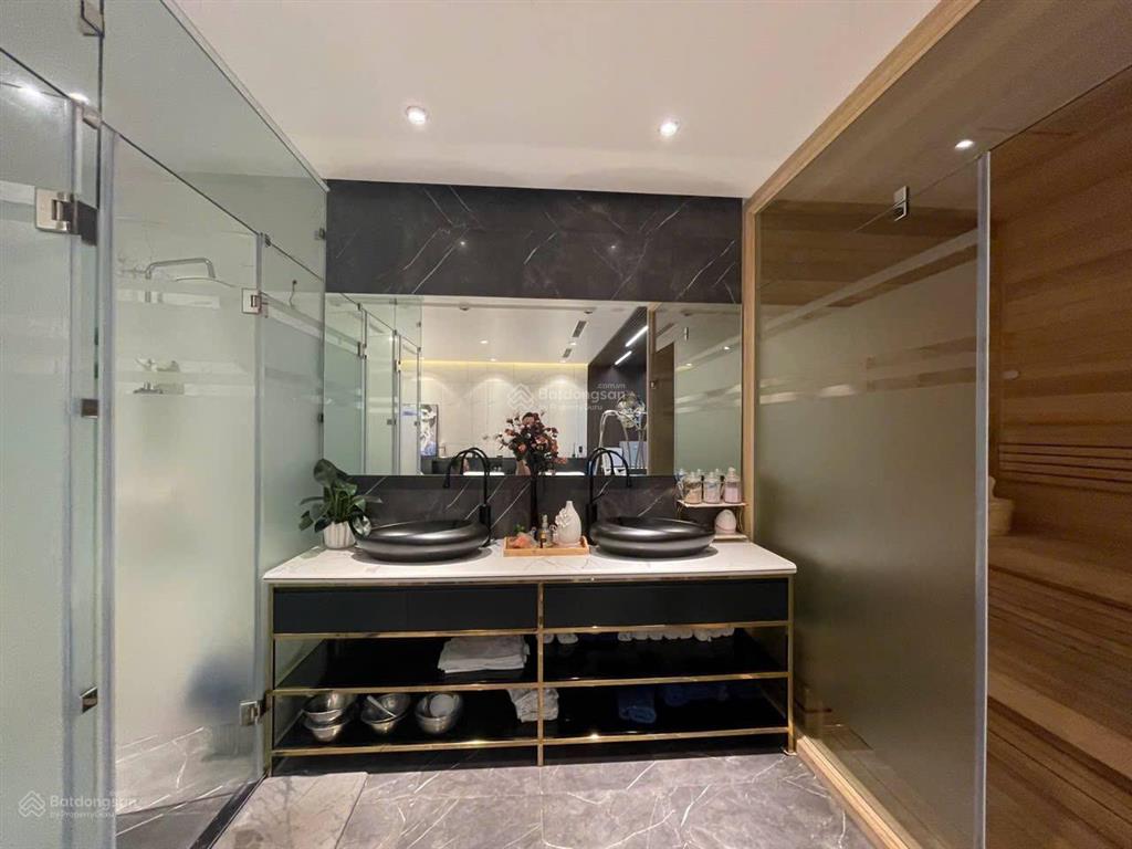 Bán shophouse khu quảng trường vin imperia  full nội thất đẹp