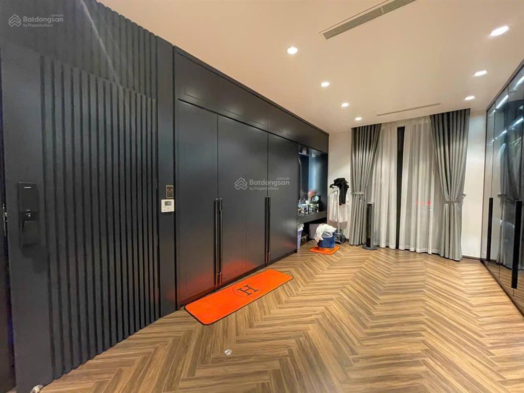 Bán shophouse khu quảng trường vin imperia  full nội thất đẹp