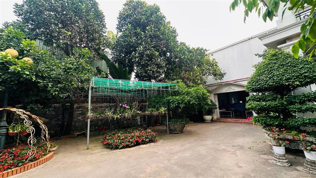 Mặt bằng 1300m2 mặt đường máng nước, an dương, vị trí trung tâm tìm khách thuê