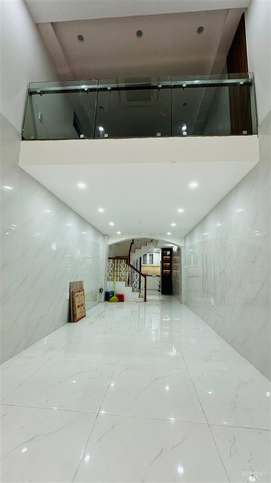 Nhà mặt đường đình đông  40m2  4 tầng đẹp chỉ việc về ở  cạnh ngõ  giá 7,9 tỷ