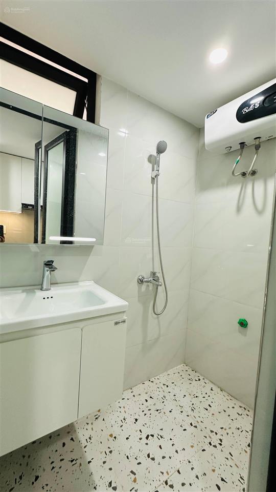 Nhà mặt đường đình đông  40m2  4 tầng đẹp chỉ việc về ở  cạnh ngõ  giá 8,5 tỷ