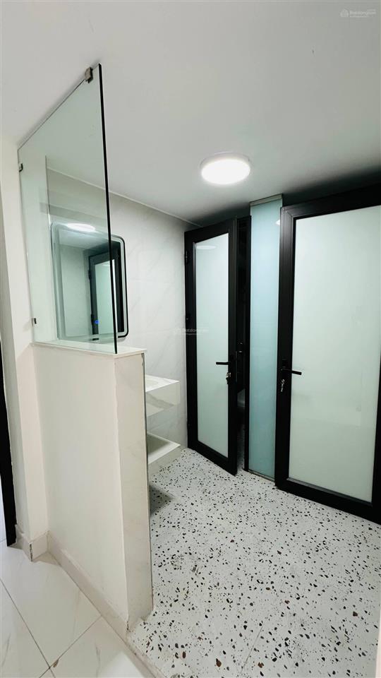 Nhà mặt đường đình đông  40m2  4 tầng đẹp chỉ việc về ở  cạnh ngõ  giá 7,9 tỷ