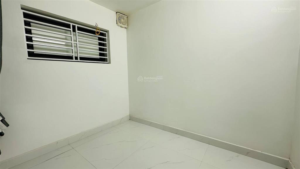 Nhà mặt đường đình đông  40m2  4 tầng đẹp chỉ việc về ở  cạnh ngõ  giá 7,9 tỷ