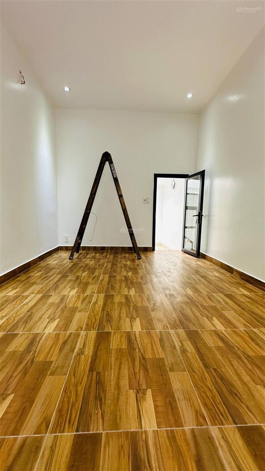 Nhà mặt đường đình đông  40m2  4 tầng đẹp chỉ việc về ở  cạnh ngõ  giá 7,9 tỷ