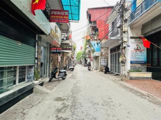 Cực hiếm  mặt đường hoàng quý  kinh doanh buôn bán tốt  3 tầng  giá 2,5 tỷ