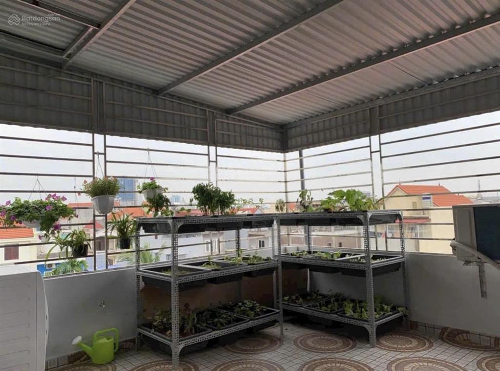 Nhà rộng rãi, ngõ to, sân trước cực rộng gần trường cấp 3 trần phú