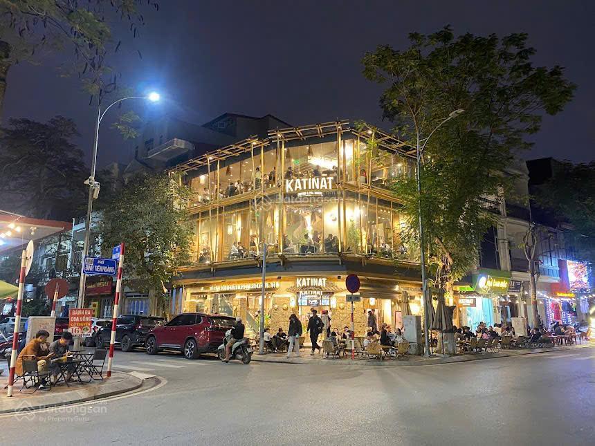 Cho thuê mặt bằng siêu hiếm trung tâm nhà hát lớn, vài bước ra quảng trường  170m2  ngang 11m