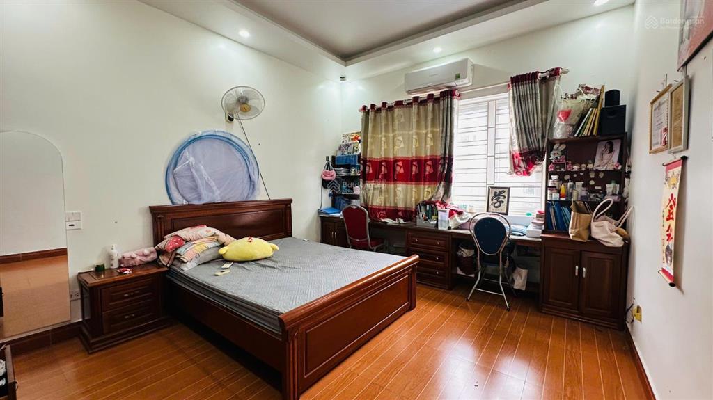 Bán nhà đẹp mặt đường nhánh, gần chợ cát bi, giá hấp dẫn