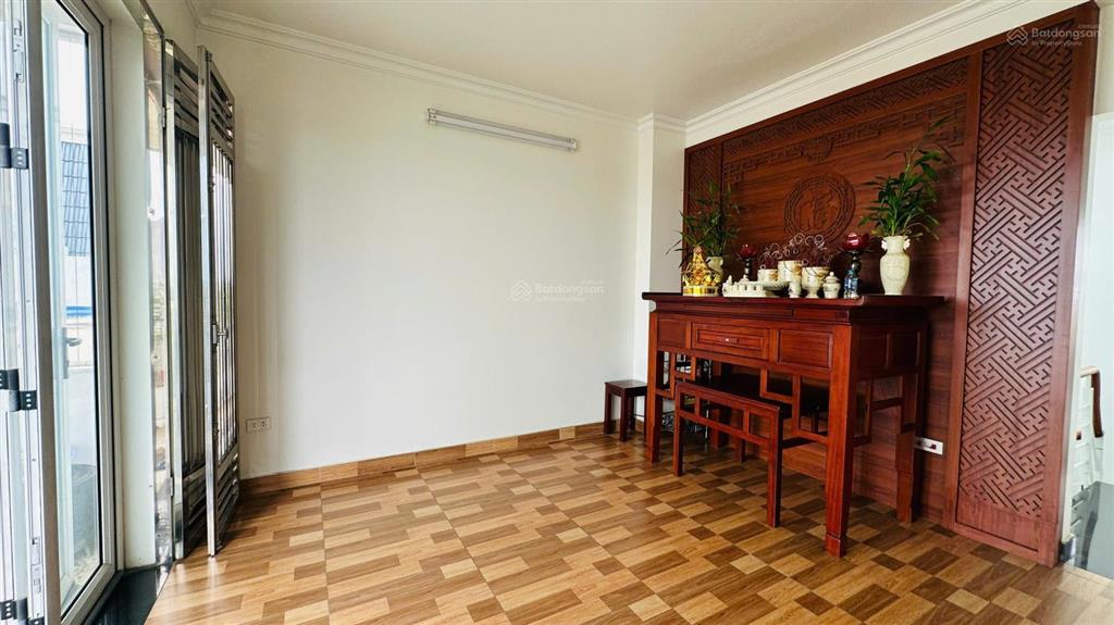 Bán nhà đẹp mặt đường nhánh, gần chợ cát bi, giá hấp dẫn