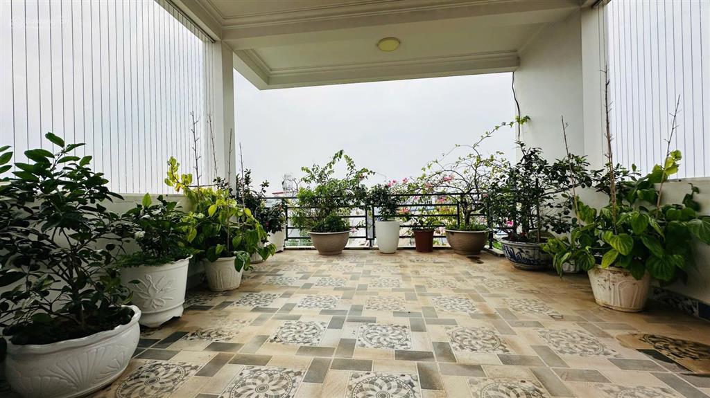 Bán nhà đẹp mặt đường nhánh, gần chợ cát bi, giá hấp dẫn