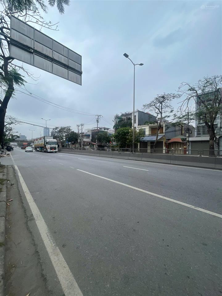 Mặt đường nguyễn bỉnh khiêm (gần cty đỉnh vàng)  80m2  ngang 4m  nhà trên đất  giá 4,7 tỷ