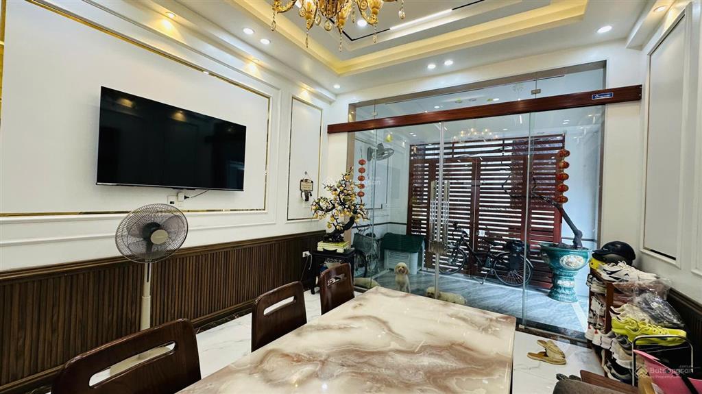 Bán nhà đẹp sân cổng riêng tuyến 2 hồ sen  62m2 x 4 tầng  ngõ ô tô  giá 7 tỷ