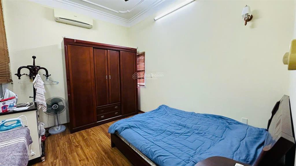 (sp hiếm) nhà mặt đường nguyễn đức cảnh (view hồ)  67m2  mt 5,4m  5 tầng  đang cho thuê