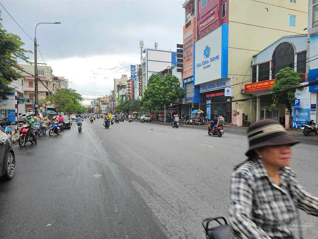 Mặt đường trần nguyên hãn (gần chợ an dương)  190m2  mt 7,2m  3 tầng  3 mặt thoáng  giá 36 tỷ