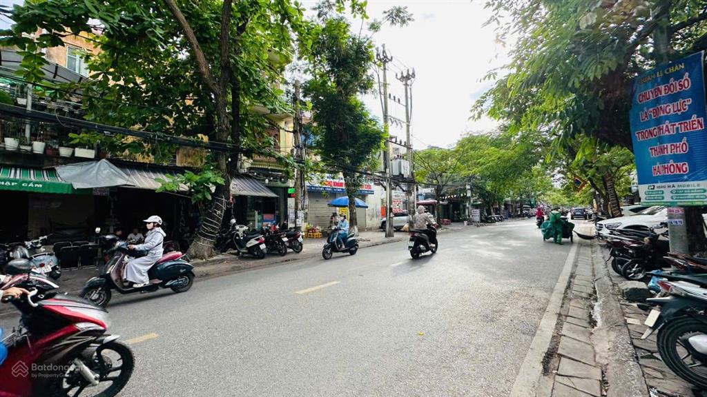 Mặt đường hai bà trưng (2 chiều ô tô)  180m2  mt 4,3m  nở hậu  2 tầng  giá cực tốt 27 tỷ