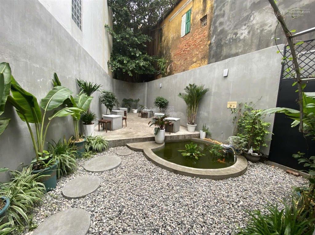 Mặt đường hai bà trưng (2 chiều ô tô)  180m2  mt 4,3m  nở hậu  2 tầng  giá cực tốt 27 tỷ
