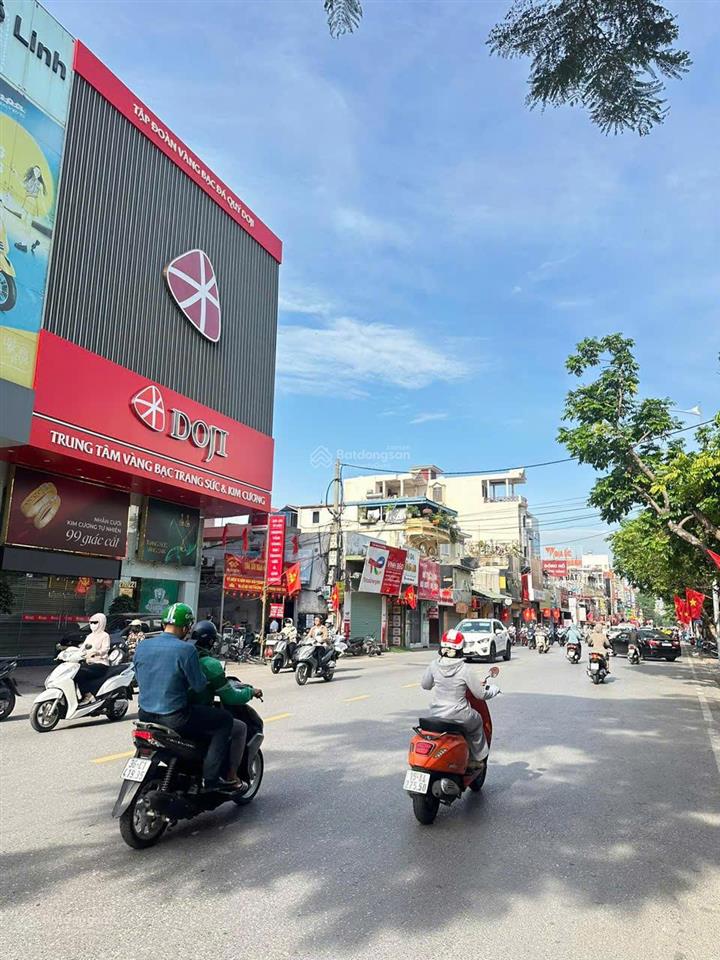 Nhà mặt đường tô hiệu  96,4m2  ngang 4,2m  sau thoáng  giá hơn 20 tỷ
