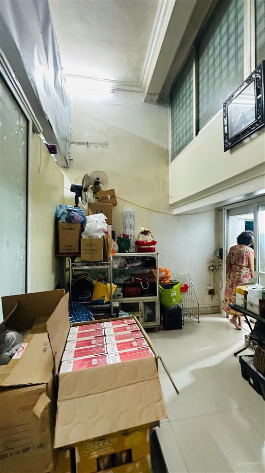 Mặt đường tô hiệu  102,6m2  ngang 4,5m  5 tầng  cạnh ngõ  vỉa hè rộng  giá cực tốt