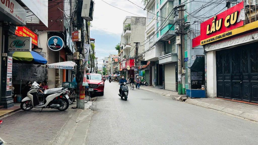 Mặt đường dư hàng  66,4m2  mt 3,85m  2,5 tầng  giá 13 tỷ