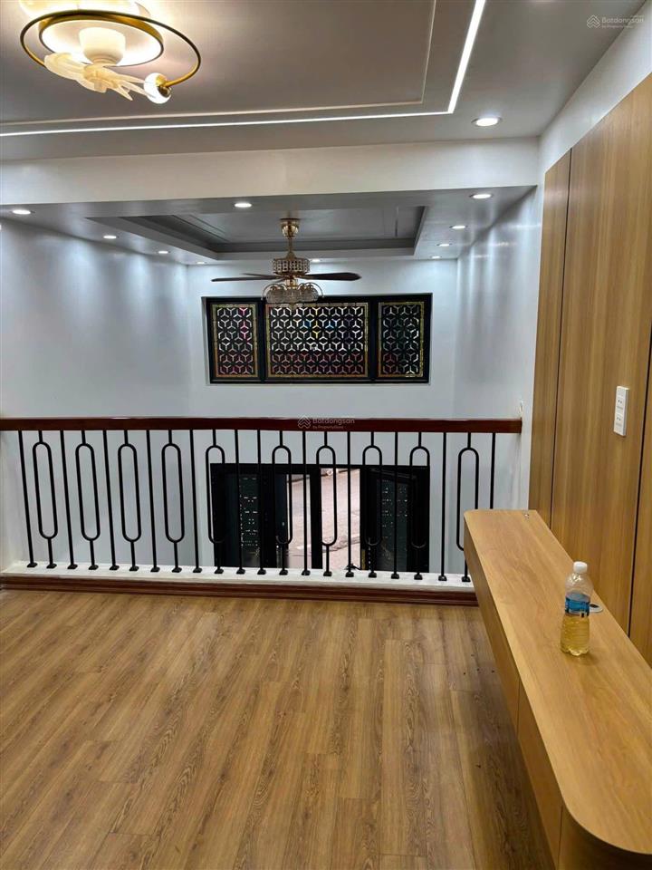 Mặt đường nguyễn công trứ  35m2  ngang 3m  vuông đét  2 tầng  giá 6,5 tỷ