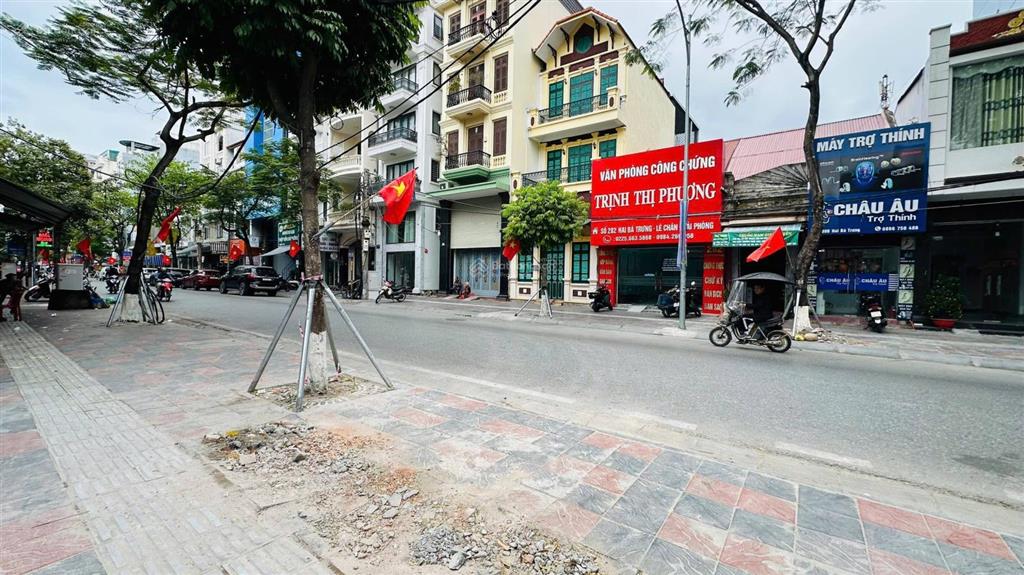 Mặt đường hai bà trưng  64m2  mặt tiền 4m  5,5 tầng  giáp ngõ  giá siêu tốt