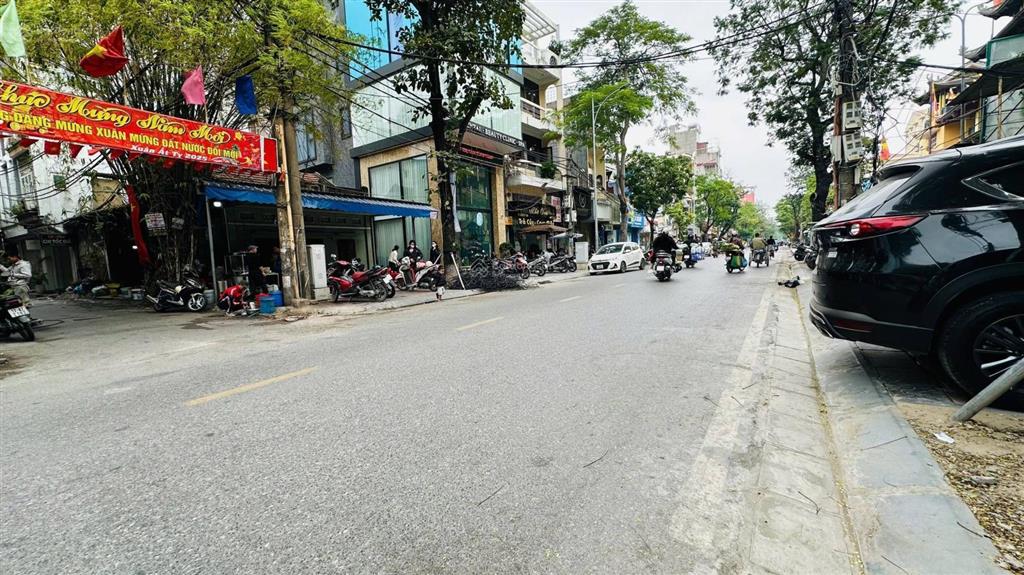 Mặt đường hai bà trưng  64m2  mặt tiền 4m  5,5 tầng  giáp ngõ  giá siêu tốt