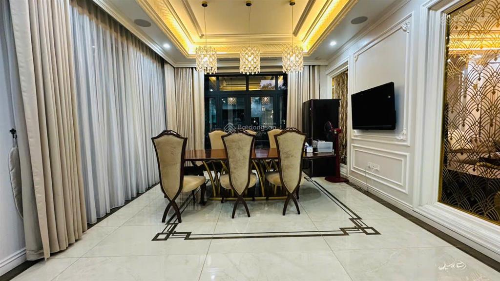 Biệt thự đơn lập siêu đẹp vin imperia  400m2  3,5 tầng  thang máy  gần công viên  giá 60,9 tỷ