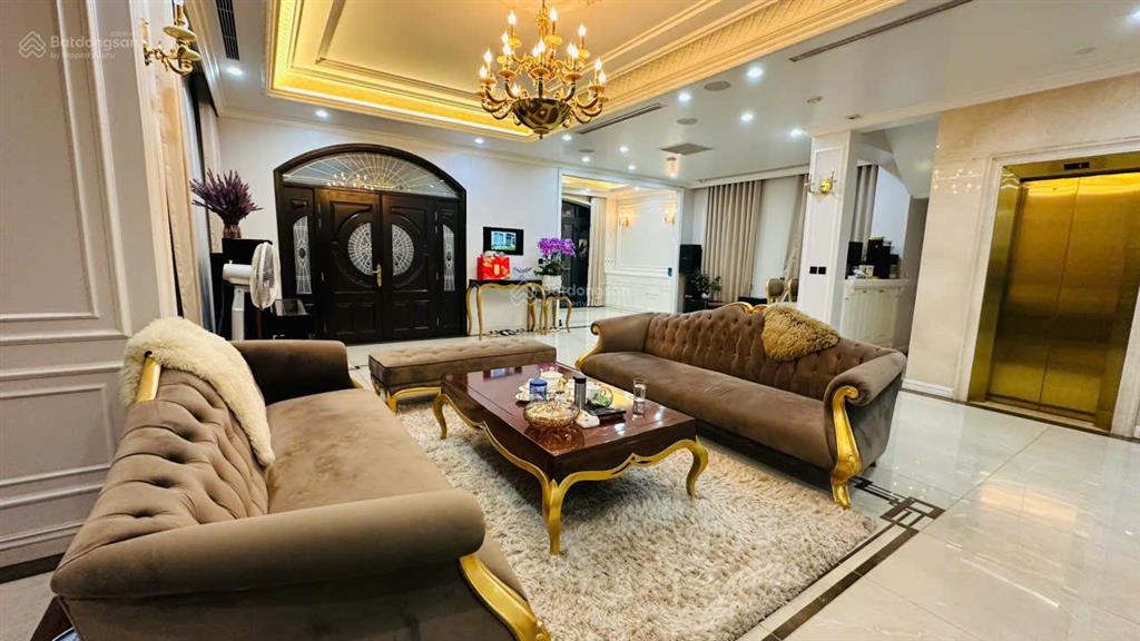 Biệt thự đơn lập siêu đẹp vin imperia  400m2  3,5 tầng  thang máy  gần công viên  giá 60,9 tỷ
