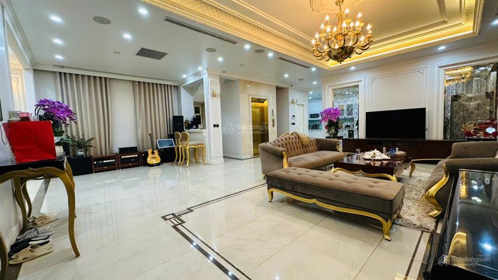 Biệt thự đơn lập siêu đẹp vin imperia  400m2  3,5 tầng  thang máy  gần công viên  giá 60,9 tỷ