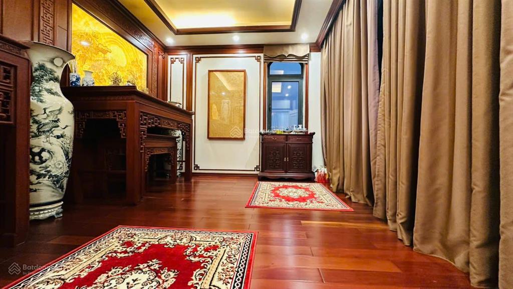 Biệt thự đơn lập siêu đẹp vin imperia  400m2  3,5 tầng  thang máy  gần công viên  giá 60,9 tỷ
