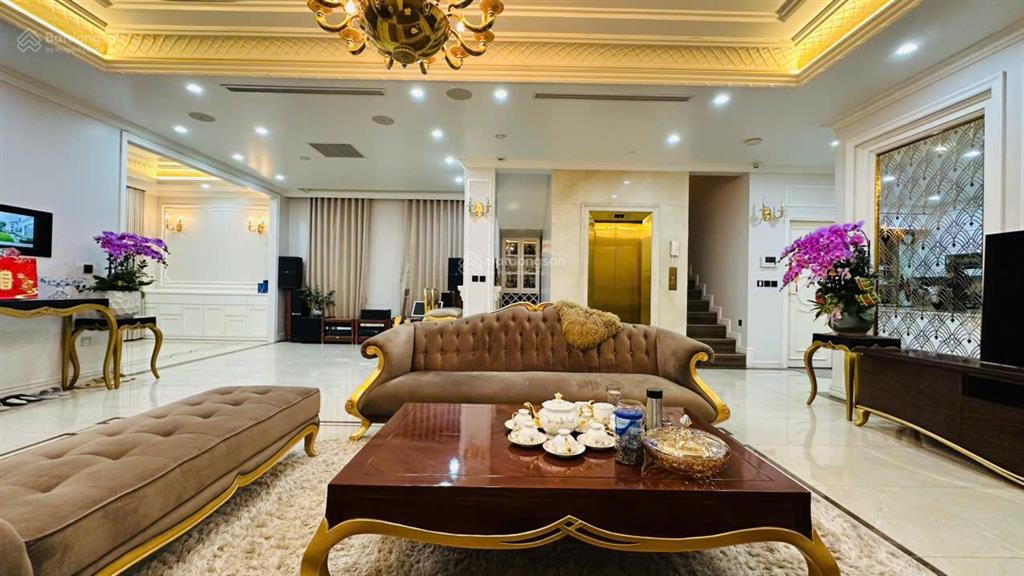 Biệt thự đơn lập siêu đẹp vin imperia  400m2  3,5 tầng  thang máy  gần công viên  giá 60,9 tỷ
