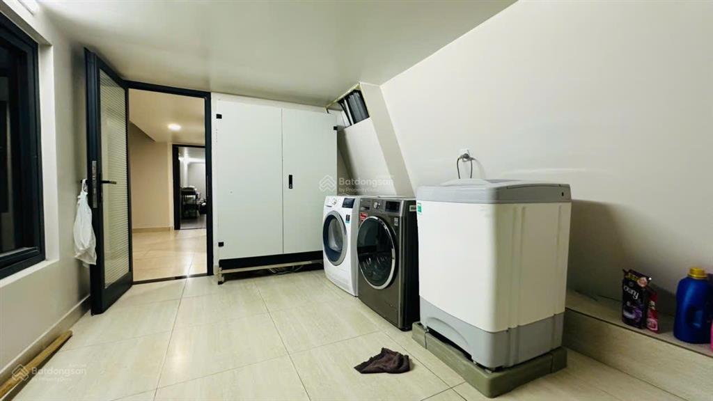 Biệt thự đơn lập siêu đẹp vin imperia  400m2  3,5 tầng  thang máy  gần công viên  giá 60,9 tỷ