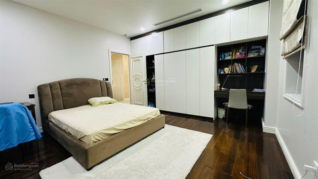 Biệt thự đơn lập siêu đẹp vin imperia  400m2  3,5 tầng  thang máy  gần công viên  giá 60,9 tỷ