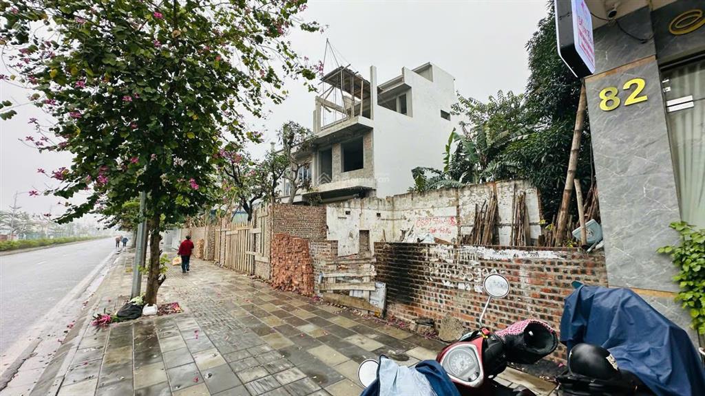 Bán đất mặt đường lê quang đạo  300m2  mt 8,3m  giá 105 tr/m2