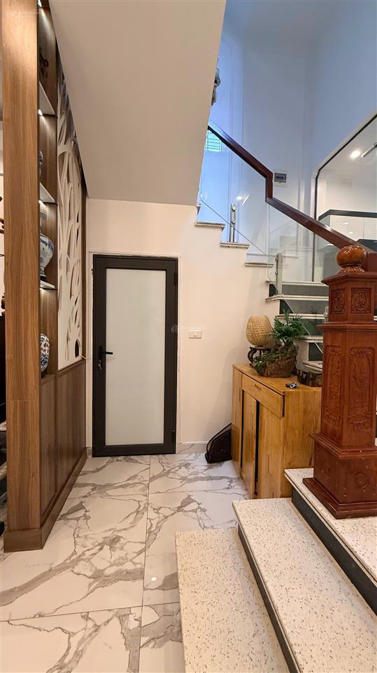 Nhà 4 tầng sân cổng riêng tuyến 2 trung lực  81m2  đông tứ trạch  giá 10,8 tỷ