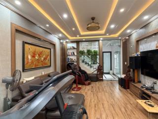 Nhà 4 tầng sân cổng riêng tuyến 2 trung lực  81m2  đông tứ trạch  giá 10,8 tỷ