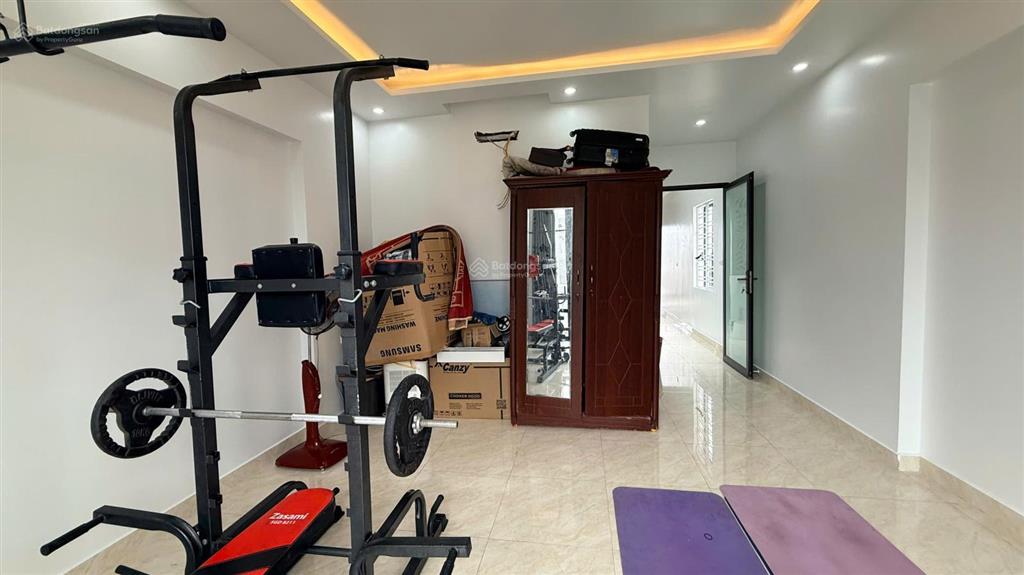 Nhà 4 tầng sân cổng riêng tuyến 2 trung lực  81m2  đông tứ trạch  giá 10,8 tỷ