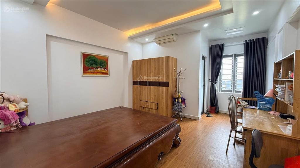 Nhà 4 tầng sân cổng riêng tuyến 2 trung lực  81m2  đông tứ trạch  giá 10,8 tỷ
