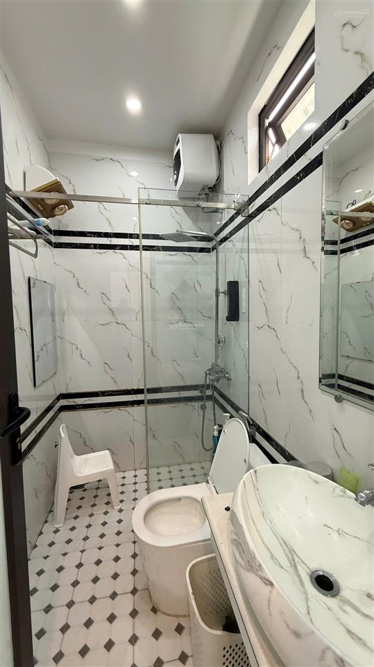 Nhà 4 tầng sân cổng riêng tuyến 2 trung lực  81m2  đông tứ trạch  giá 10,8 tỷ