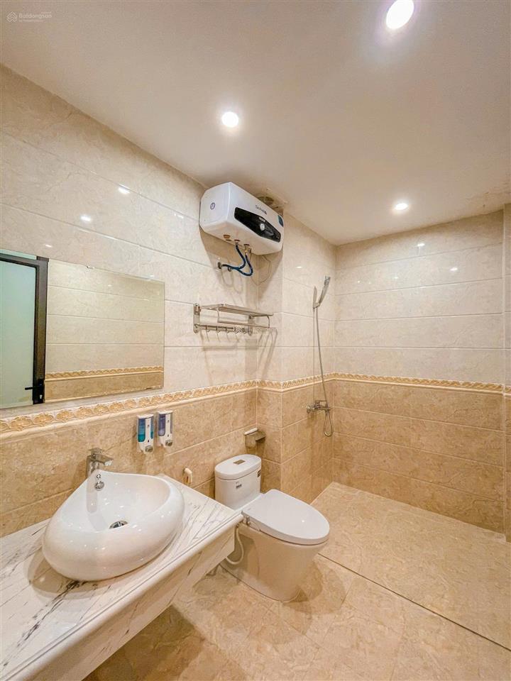 Bán nhà mặt đường văn cao (đoạn sunflower)  90m2  4,5 tầng  pccc chuẩn  hđ thuê 40tr/th