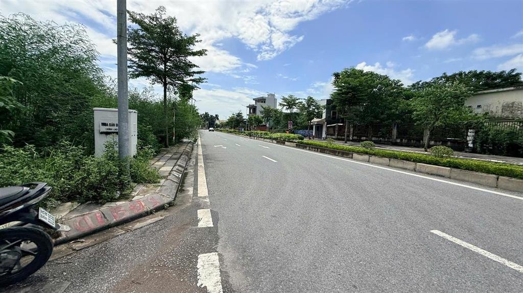 Bán đất mặt đường lê quang đạo (đồng ninh)  100m2  ngang 5m  vị trí đẹp  giá 135 tr/m2