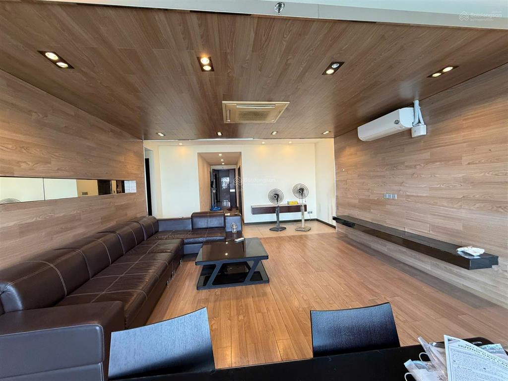 Căn hộ tầng 16 tòa b td plaza lê hồng phong  181,3m2  bìa đỏ sẵn sàng  giá cực tốt chỉ 34 tr/m2
