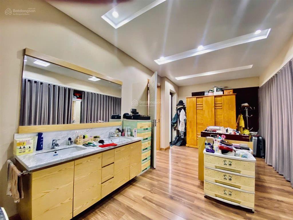 Bán biệt thự sân vườn hoàng thế thiện  231m2  mặt tiền 11,8m  3 tầng  lô góc  16,99 tỷ