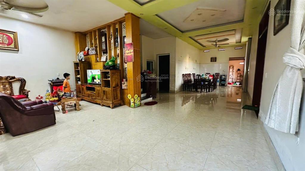 Cho thuê nhà mặt đường tuyến 2 ngô gia tự, thích hợp nhiều mô hình  290m2  20 tr/tháng
