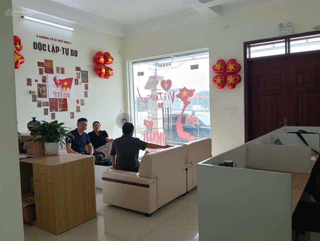 Cho thuê căn nhà mặt đường 3.5 đã hoàn thiện, dt sàn gần 300m2, giá 10tr/th/tầng 1.  0966 675 ***
