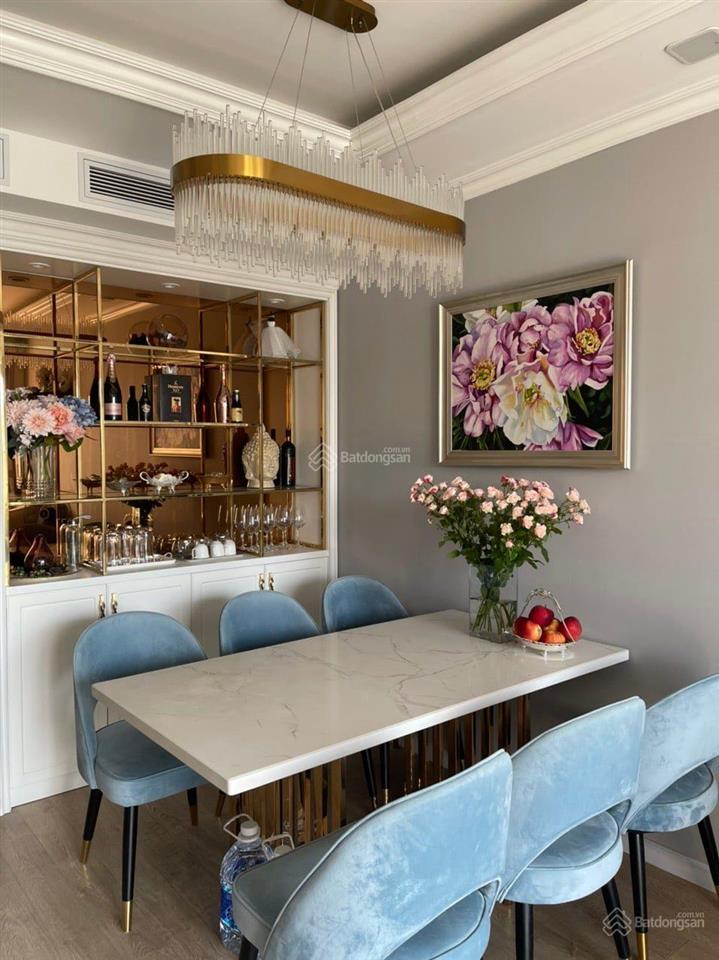 Chính chủ bán gấp trong t106, căn 2pn full đồ view phố chung cư bohemia.  0911 981 ***