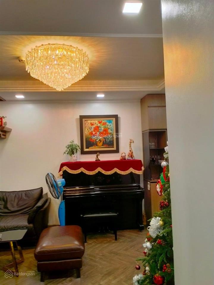 Chính chủ bán gấp trong t106, căn 2pn full đồ view phố chung cư bohemia.  0911 981 ***