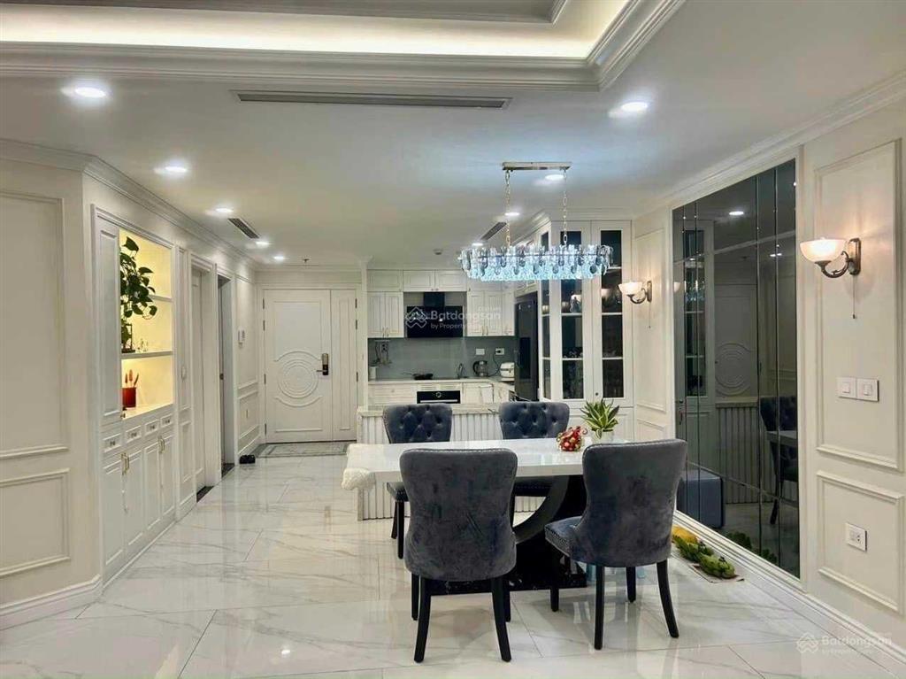 Cần bán gấp căn 3n full đồ tầng trung ban công đb 85m2 chung cư ck, giá thương lượng, đồ như ảnh
