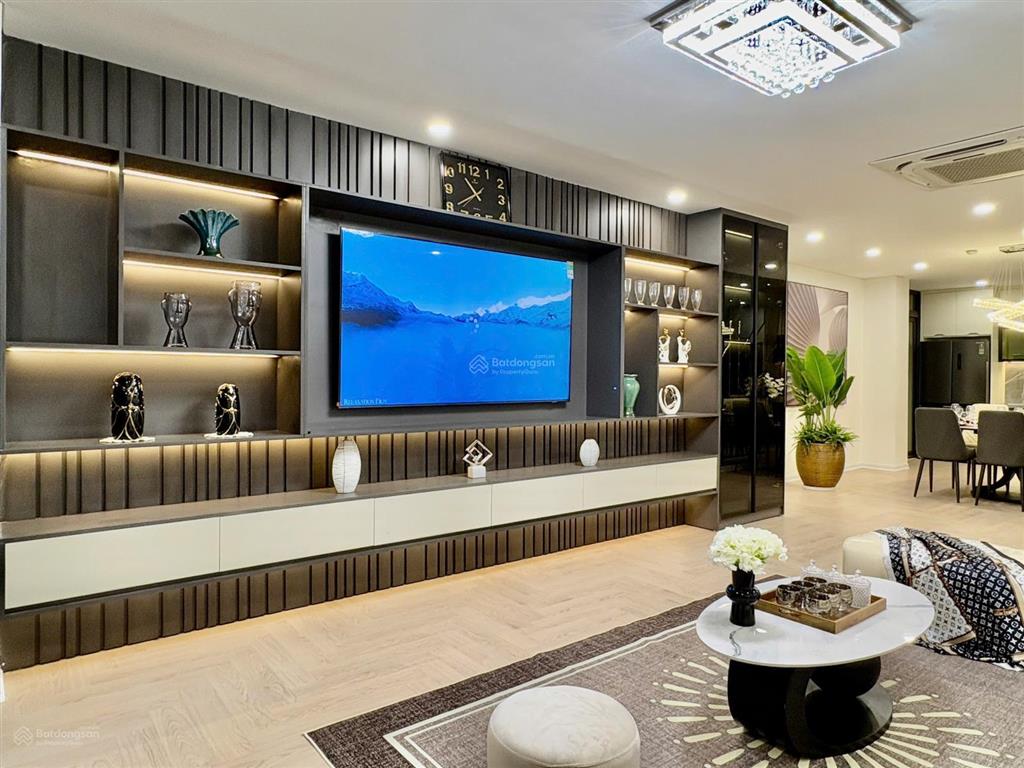 Chính chủ xuống mắt đất cần bán căn góc 148m2 tầng 10 chung cư ct4 vimeco nguyễn chánh  giá tl