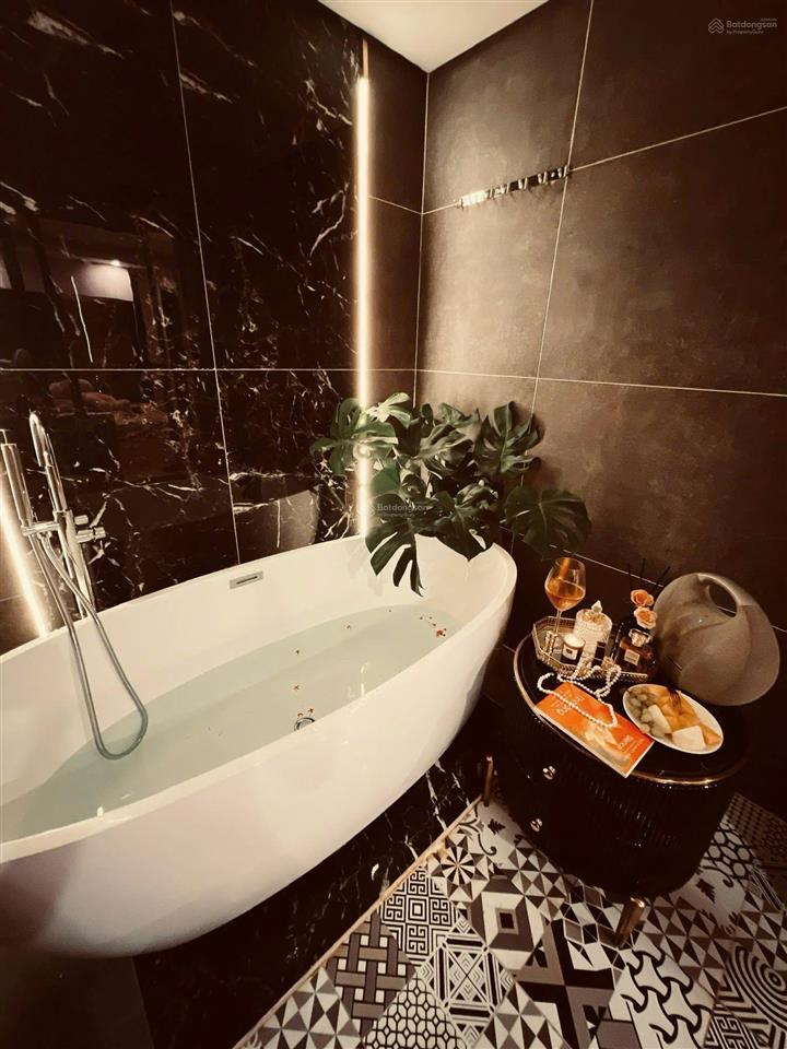 Chính chủ xuống mắt đất cần bán căn góc 148m2 tầng 10 chung cư ct4 vimeco nguyễn chánh  giá tl